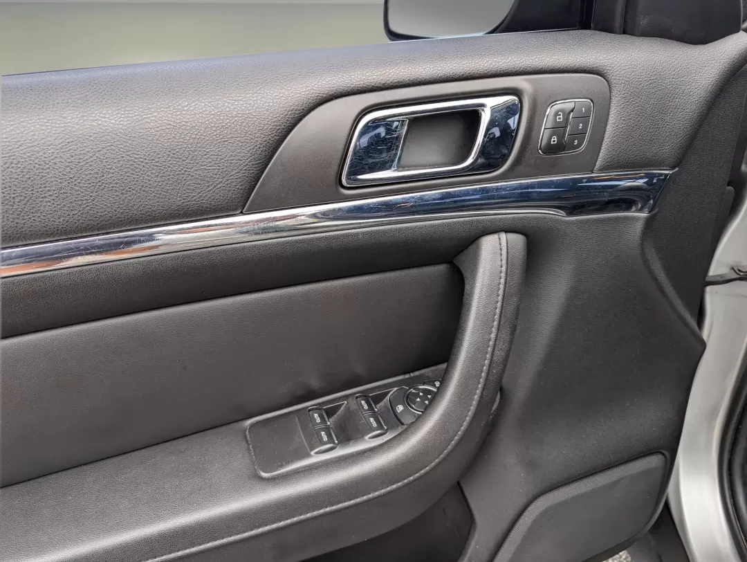 2013 Lincoln MKS (1LNHL9DK0DG) with an Other engine, located at 1430 Gateway Drive, Opelika, AL, 36801, (334) 239-0944, 32.637871, -85.409790 - 2013 Lincoln MKS - Photo#8