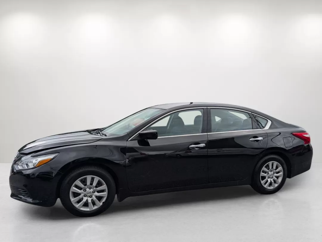 2017 /Charcoal Nissan Altima 2.5 S (1N4AL3AP1HC) with an Other engine, located at 3959 U.S. 80 W, Phenix City, AL, 36870, (334) 297-4885, 32.469296, -85.135185 - ### Unleash Your Daily Adventures with the 2017 Nissan Altima 2.5 S<br /> <br /> Are you ready to elevate your daily commute or weekend adventures? Look no further than the stunning **2017 Nissan Altima 2.5 S**, available now at **Gils Auto** in **Phenix City, AL**. This sleek, sophisticated sedan i - Photo#7