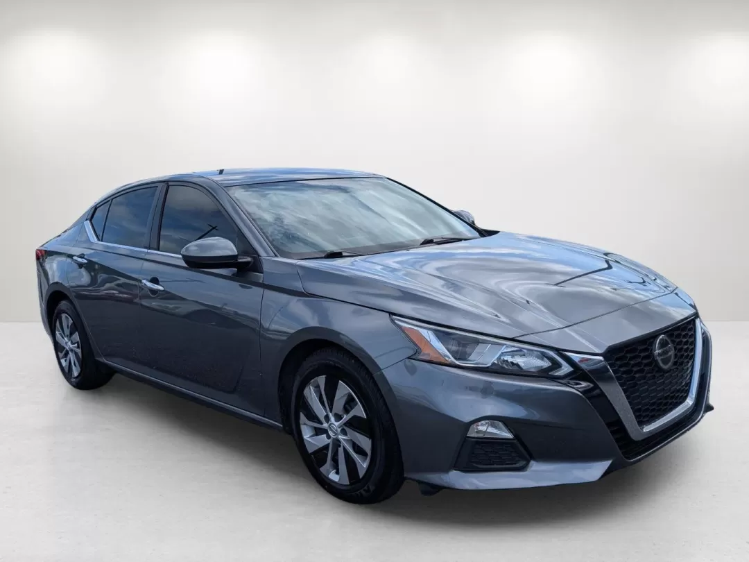 2020 /Charcoal Nissan Altima 2.5 S (1N4BL4BVXLC) with an Other engine, located at 3959 U.S. 80 W, Phenix City, AL, 36870, (334) 297-4885, 32.469296, -85.135185 - Looking for the perfect sedan that seamlessly combines style, comfort, and reliability? Look no further than this 2020 Nissan Altima 2.5 S, ideal for budget-conscious buyers and those seeking a dependable daily driver. Whether you're navigating the bustling streets of Phenix City or embarking on a w - Photo#2