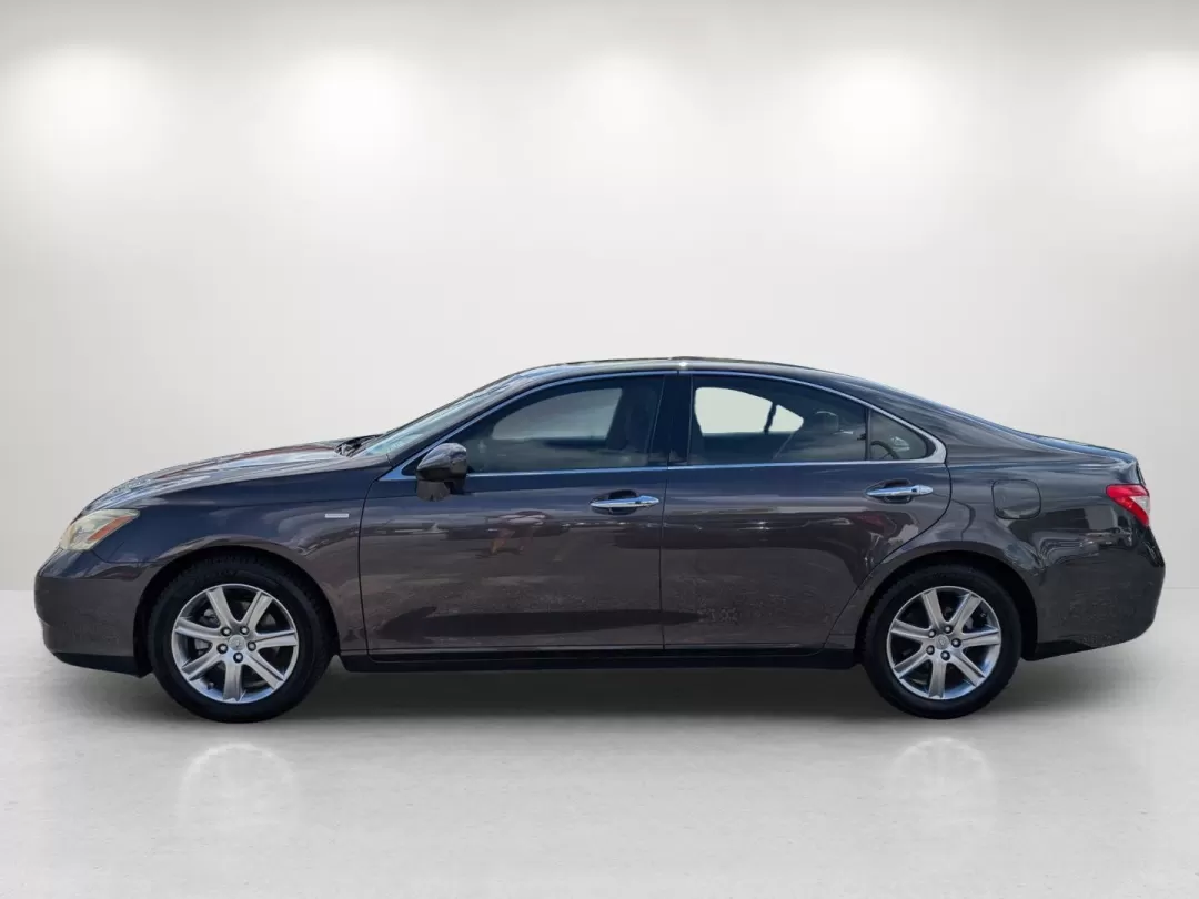 2009 Lexus ES 350 (JTHBJ46G192) with an Other engine, located at 3959 U.S. 80 W, Phenix City, AL, 36870, (334) 297-4885, 32.469296, -85.135185 - Discover the perfect blend of comfort, style, and performance with the 2009 Lexus ES 350, available now at Gils Auto in Phenix City, AL. Whether you're commuting through bustling streets or embarking on weekend getaways, this luxurious sedan promises an elevated driving experience. With its spacious - Photo#8