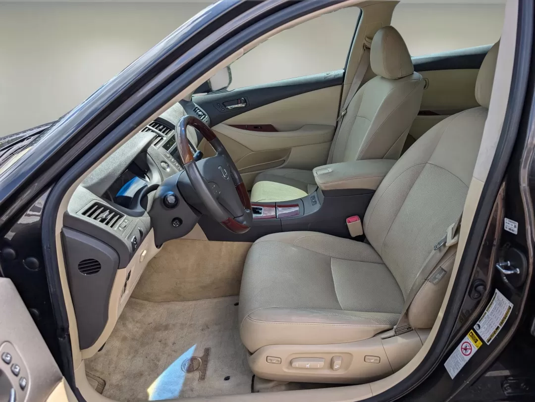 2009 Lexus ES 350 (JTHBJ46G192) with an Other engine, located at 3959 U.S. 80 W, Phenix City, AL, 36870, (334) 297-4885, 32.469296, -85.135185 - Discover the perfect blend of comfort, style, and performance with the 2009 Lexus ES 350, available now at Gils Auto in Phenix City, AL. Whether you're commuting through bustling streets or embarking on weekend getaways, this luxurious sedan promises an elevated driving experience. With its spacious - Photo#10