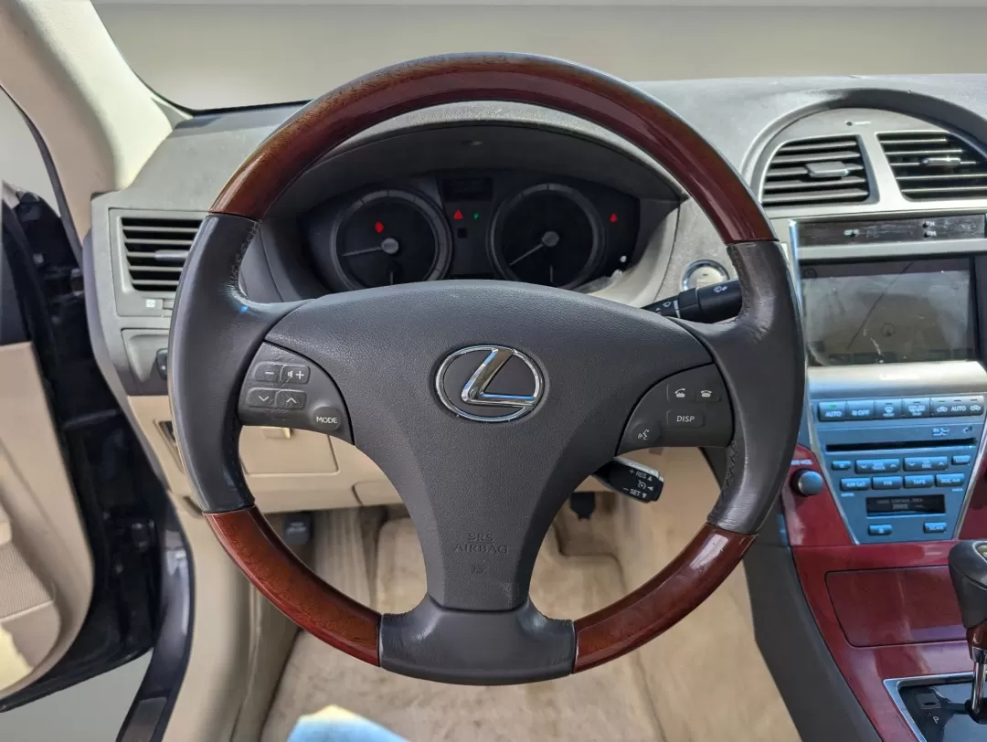 2009 Lexus ES 350 (JTHBJ46G192) with an Other engine, located at 3959 U.S. 80 W, Phenix City, AL, 36870, (334) 297-4885, 32.469296, -85.135185 - Discover the perfect blend of comfort, style, and performance with the 2009 Lexus ES 350, available now at Gils Auto in Phenix City, AL. Whether you're commuting through bustling streets or embarking on weekend getaways, this luxurious sedan promises an elevated driving experience. With its spacious - Photo#16