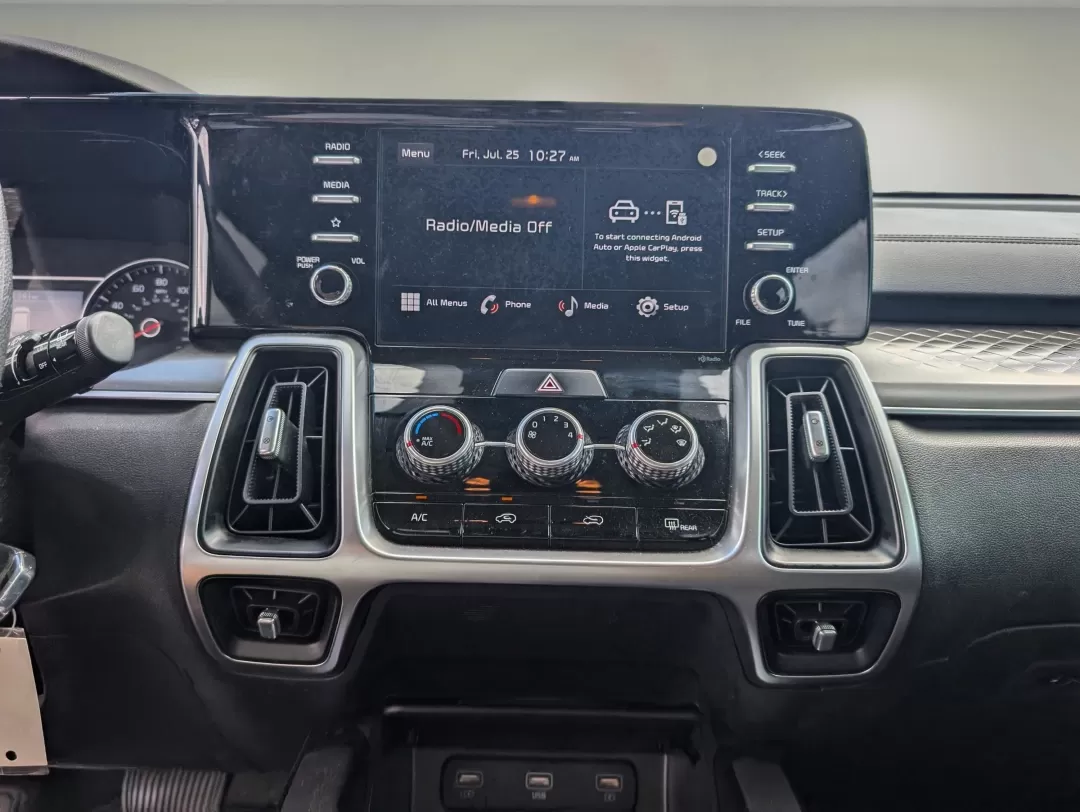 2022 /Black Kia Sorento LX (5XYRG4LC6NG) with an Other engine, located at 3959 U.S. 80 W, Phenix City, AL, 36870, (334) 297-4885, 32.469296, -85.135185 - **Discover Adventure in the 2022 Kia Sorento LX Perfect for Families and Weekend Explorers!**<br /> <br /> Embrace every journey with the 2022 Kia Sorento LX, a versatile SUV designed to cater to growing families and adventurous individuals alike. Whether you're planning a weekend getaway to Lake H - Photo#14