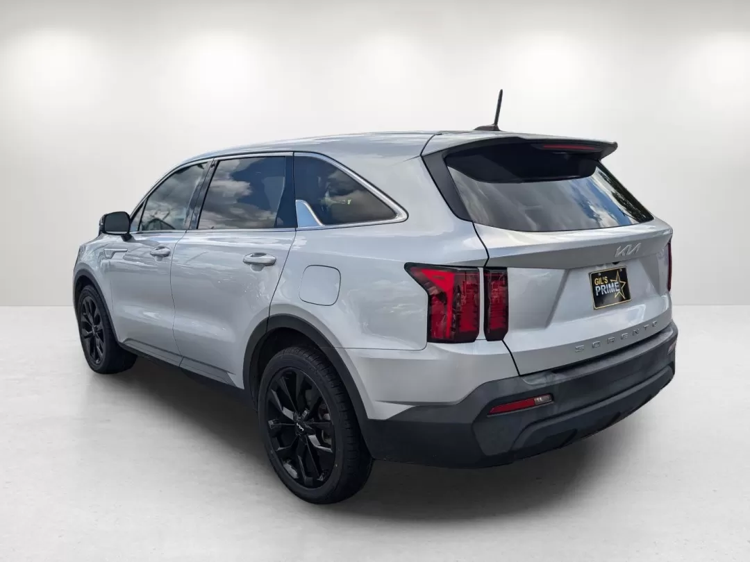 2022 /Black Kia Sorento LX (5XYRG4LC6NG) with an Other engine, located at 3959 U.S. 80 W, Phenix City, AL, 36870, (334) 297-4885, 32.469296, -85.135185 - **Discover Adventure in the 2022 Kia Sorento LX Perfect for Families and Weekend Explorers!**<br /> <br /> Embrace every journey with the 2022 Kia Sorento LX, a versatile SUV designed to cater to growing families and adventurous individuals alike. Whether you're planning a weekend getaway to Lake H - Photo#7