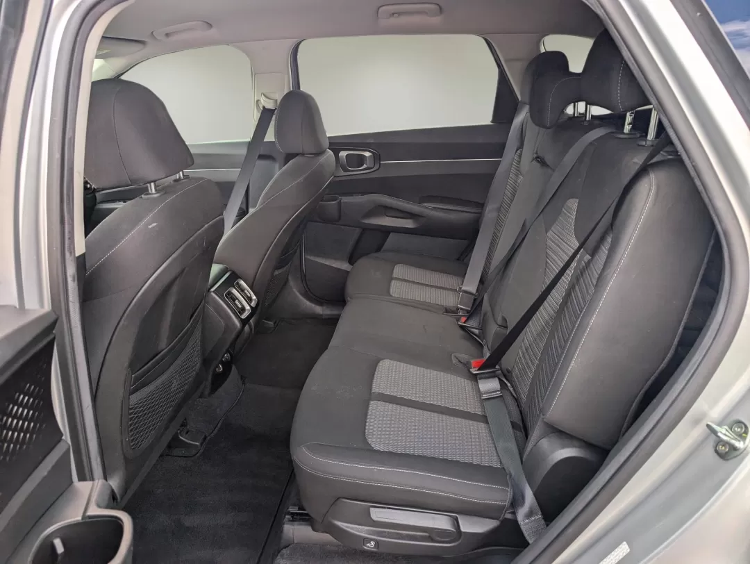 2022 /Black Kia Sorento LX (5XYRG4LC6NG) with an Other engine, located at 3959 U.S. 80 W, Phenix City, AL, 36870, (334) 297-4885, 32.469296, -85.135185 - **Discover Adventure in the 2022 Kia Sorento LX Perfect for Families and Weekend Explorers!**<br /> <br /> Embrace every journey with the 2022 Kia Sorento LX, a versatile SUV designed to cater to growing families and adventurous individuals alike. Whether you're planning a weekend getaway to Lake H - Photo#11