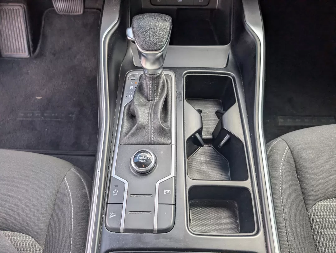 2022 /Black Kia Sorento LX (5XYRG4LC6NG) with an Other engine, located at 3959 U.S. 80 W, Phenix City, AL, 36870, (334) 297-4885, 32.469296, -85.135185 - **Discover Adventure in the 2022 Kia Sorento LX Perfect for Families and Weekend Explorers!**<br /> <br /> Embrace every journey with the 2022 Kia Sorento LX, a versatile SUV designed to cater to growing families and adventurous individuals alike. Whether you're planning a weekend getaway to Lake H - Photo#14