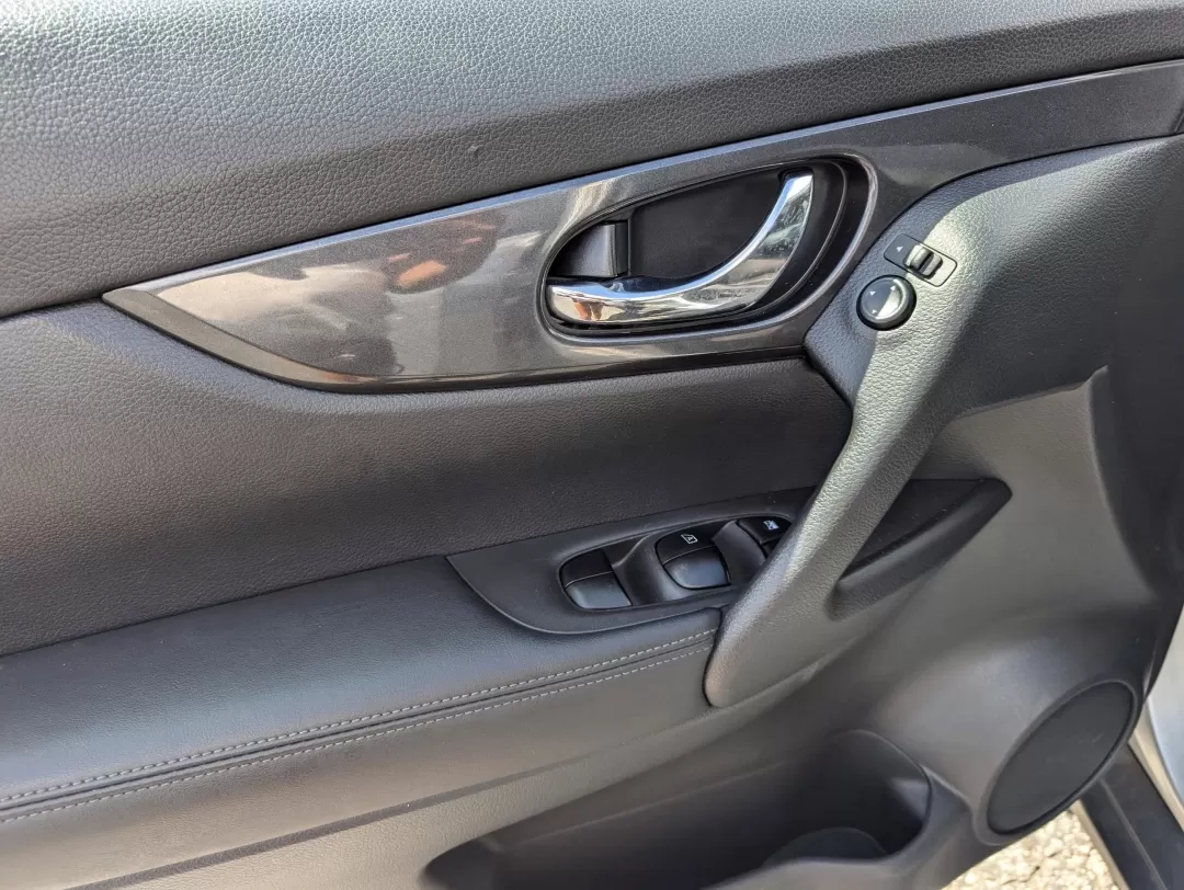 2018 /Charcoal Nissan Rogue SV (KNMAT2MV5JP) with an Other engine, located at 3959 U.S. 80 W, Phenix City, AL, 36870, (334) 297-4885, 32.469296, -85.135185 - **Adventure Awaits with the 2018 Nissan Rogue SV at Gils Auto - Phenix City!**<br /> <br /> Are you ready to elevate your lifestyle? Whether you're embarking on family road trips, tackling weekend adventures, or navigating your daily commute, the 2018 Nissan Rogue SV is the perfect companion. With i - Photo#8