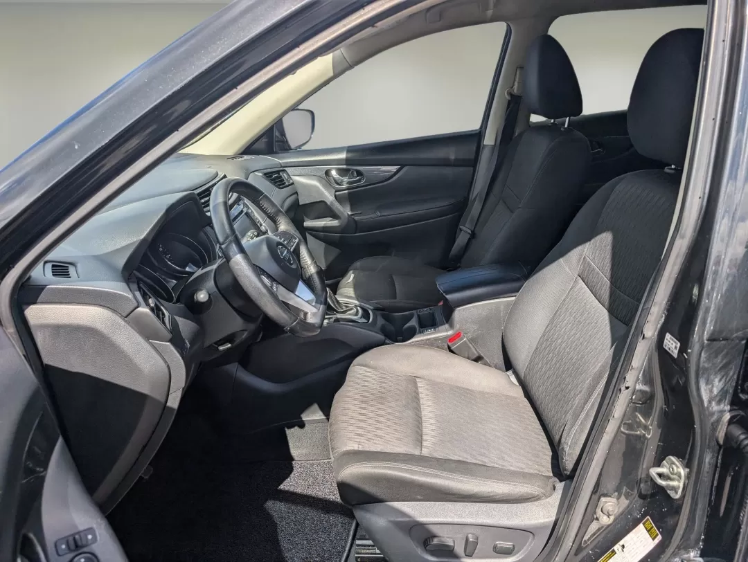 2019 /Charcoal Nissan Rogue SV (KNMAT2MT2KP) with an Other engine, located at 3959 U.S. 80 W, Phenix City, AL, 36870, (334) 297-4885, 32.469296, -85.135185 - 2019 Nissan Rogue SV - Photo#10