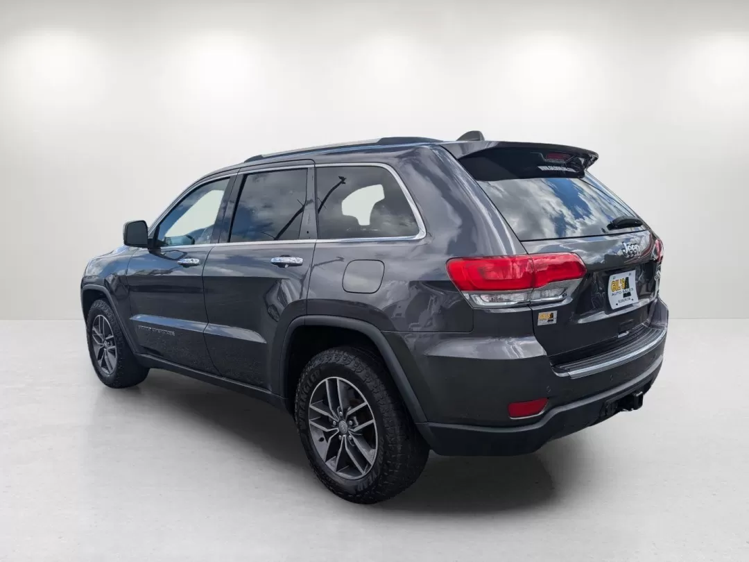 2017 /Black Jeep Grand Cherokee Limited (1C4RJEBGXHC) with an Other engine, located at 3959 U.S. 80 W, Phenix City, AL, 36870, (334) 297-4885, 32.469296, -85.135185 - Discover your next adventure with the 2017 Jeep Grand Cherokee Limited, the perfect SUV for those who crave both style and functionality! Whether you're a growing family looking for a reliable vehicle, a daily commuter who needs comfort on the road, or an outdoor enthusiast ready to tackle weekend g - Photo#7