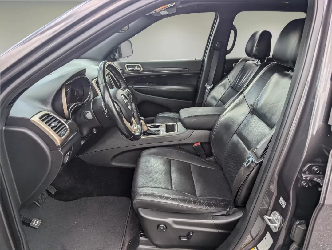 2017 /Black Jeep Grand Cherokee Limited (1C4RJEBGXHC) with an Other engine, located at 3959 U.S. 80 W, Phenix City, AL, 36870, (334) 297-4885, 32.469296, -85.135185 - Discover your next adventure with the 2017 Jeep Grand Cherokee Limited, the perfect SUV for those who crave both style and functionality! Whether you're a growing family looking for a reliable vehicle, a daily commuter who needs comfort on the road, or an outdoor enthusiast ready to tackle weekend g - Photo#10