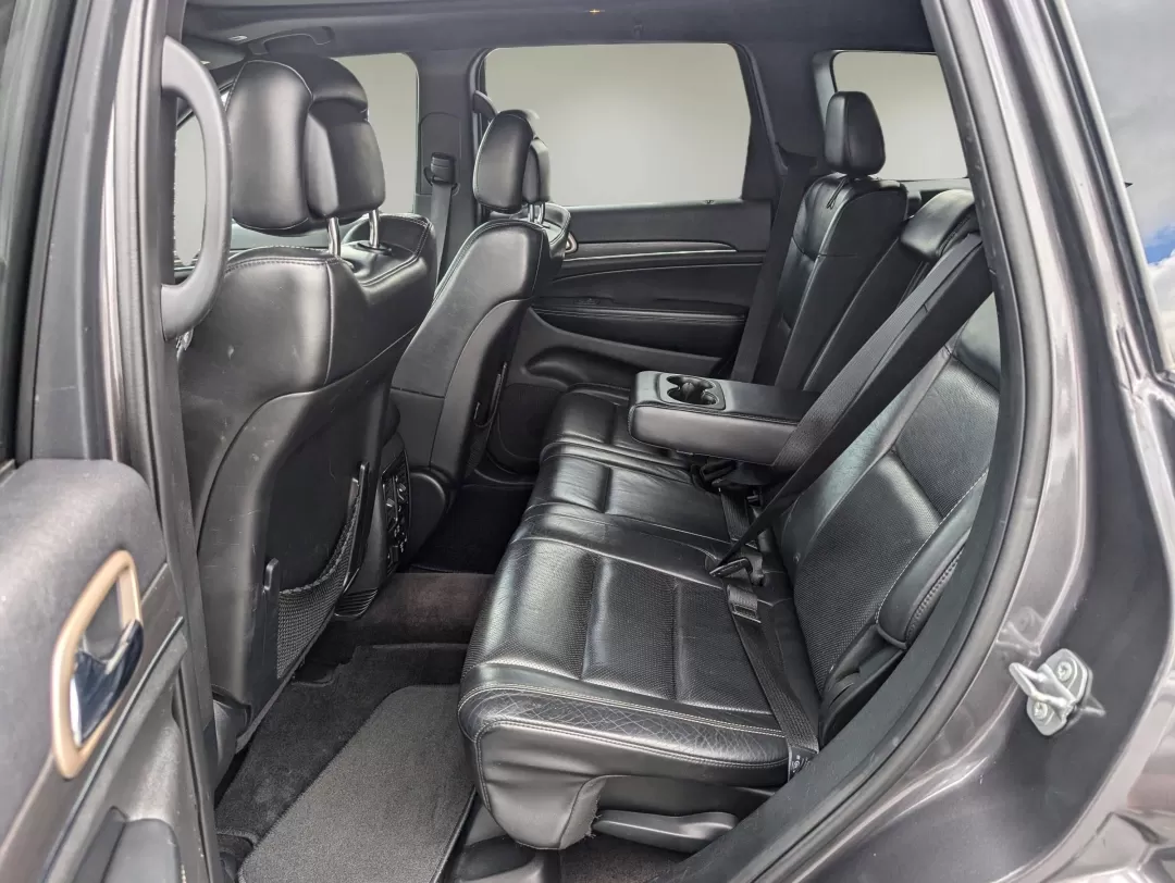 2017 /Black Jeep Grand Cherokee Limited (1C4RJEBGXHC) with an Other engine, located at 3959 U.S. 80 W, Phenix City, AL, 36870, (334) 297-4885, 32.469296, -85.135185 - Discover your next adventure with the 2017 Jeep Grand Cherokee Limited, the perfect SUV for those who crave both style and functionality! Whether you're a growing family looking for a reliable vehicle, a daily commuter who needs comfort on the road, or an outdoor enthusiast ready to tackle weekend g - Photo#11