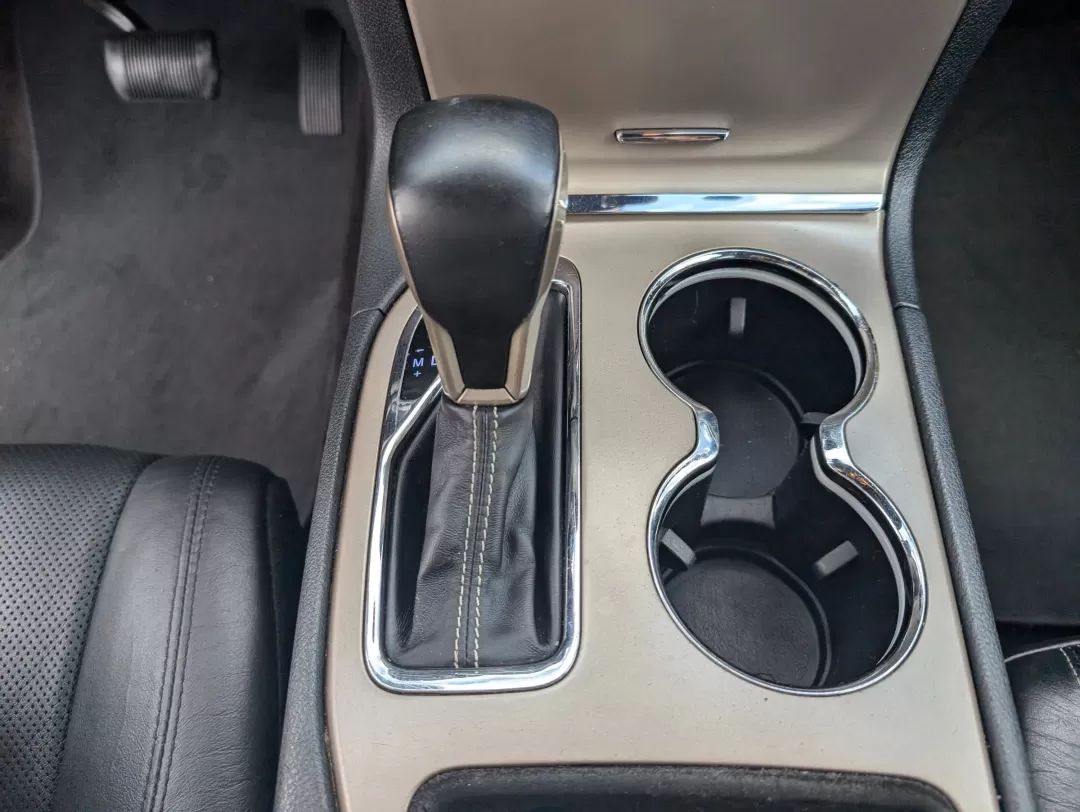 2017 /Black Jeep Grand Cherokee Limited (1C4RJEBGXHC) with an Other engine, located at 3959 U.S. 80 W, Phenix City, AL, 36870, (334) 297-4885, 32.469296, -85.135185 - Discover your next adventure with the 2017 Jeep Grand Cherokee Limited, the perfect SUV for those who crave both style and functionality! Whether you're a growing family looking for a reliable vehicle, a daily commuter who needs comfort on the road, or an outdoor enthusiast ready to tackle weekend g - Photo#13