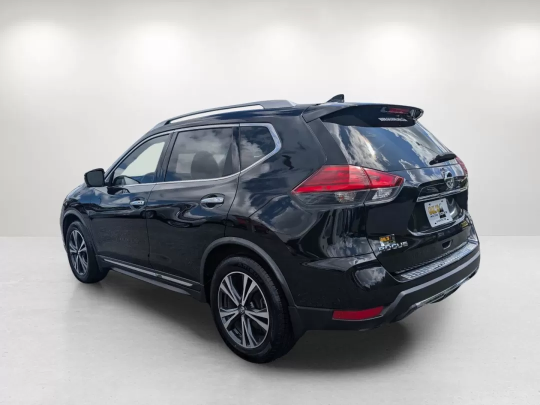2017 /Charcoal Nissan Rogue SL (JN8AT2MT6HW) with an Other engine, located at 3959 U.S. 80 W, Phenix City, AL, 36870, (334) 297-4885, 32.469296, -85.135185 - ### Discover Life in Motion with the 2017 Nissan Rogue SL at Gils Auto Phenix City, AL<br /> <br /> Are you ready to elevate your family adventures or tackle your daily commute with style and confidence? The 2017 Nissan Rogue SL, available now at Gils Auto in Phenix City, AL, is designed for those - Photo#7