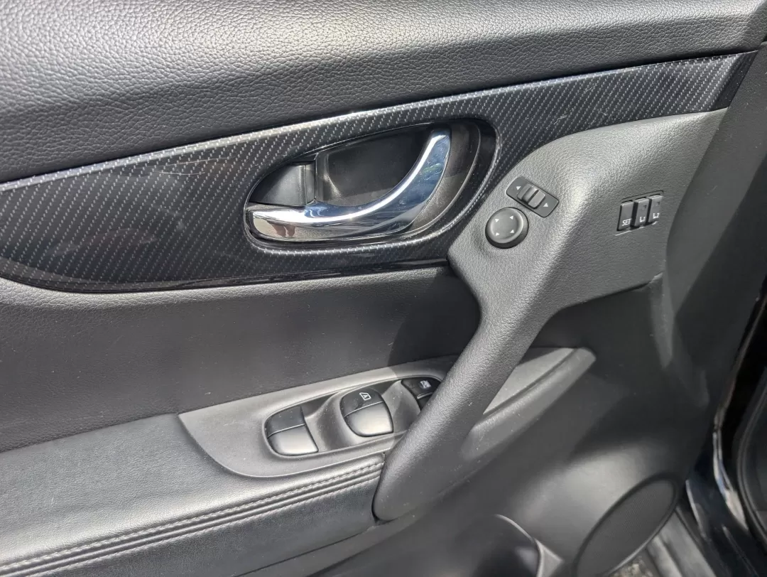 2017 /Charcoal Nissan Rogue SL (JN8AT2MT6HW) with an Other engine, located at 3959 U.S. 80 W, Phenix City, AL, 36870, (334) 297-4885, 32.469296, -85.135185 - ### Discover Life in Motion with the 2017 Nissan Rogue SL at Gils Auto Phenix City, AL<br /> <br /> Are you ready to elevate your family adventures or tackle your daily commute with style and confidence? The 2017 Nissan Rogue SL, available now at Gils Auto in Phenix City, AL, is designed for those - Photo#9