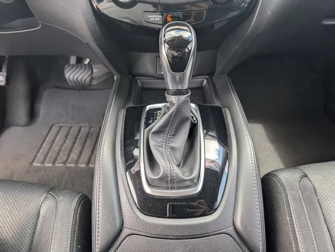 2017 /Charcoal Nissan Rogue SL (JN8AT2MT6HW) with an Other engine, located at 3959 U.S. 80 W, Phenix City, AL, 36870, (334) 297-4885, 32.469296, -85.135185 - ### Discover Life in Motion with the 2017 Nissan Rogue SL at Gils Auto Phenix City, AL<br /> <br /> Are you ready to elevate your family adventures or tackle your daily commute with style and confidence? The 2017 Nissan Rogue SL, available now at Gils Auto in Phenix City, AL, is designed for those - Photo#15
