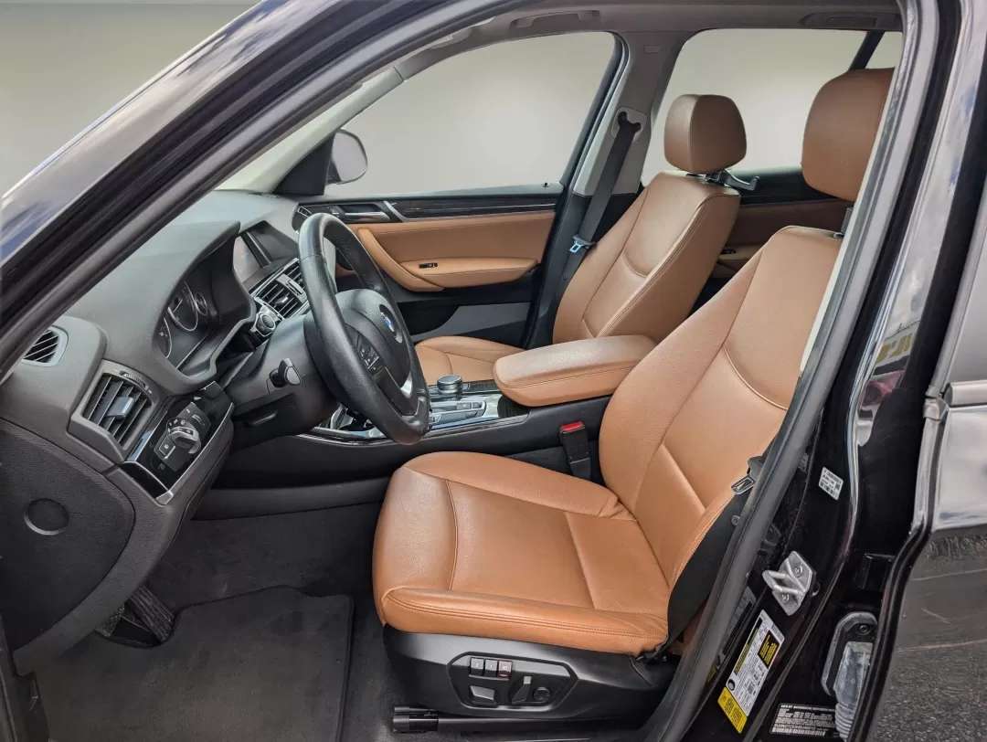 2017 BMW X3 sDrive28i (5UXWZ7C53H0) with an Other engine, located at 5115 14th Ave., Columbus, GA, 31904, (706) 323-0345, 32.511494, -84.971046 - **Elevate Your Lifestyle with the 2017 BMW X3 at Gils Auto Phenix City!**<br /> <br /> Are you ready to enhance your daily commute or weekend adventures? The 2017 BMW X3 sDrive28i is the perfect blend of luxury and practicality, ideal for those who seek a stylish and reliable SUV. Whether you're na - Photo#9