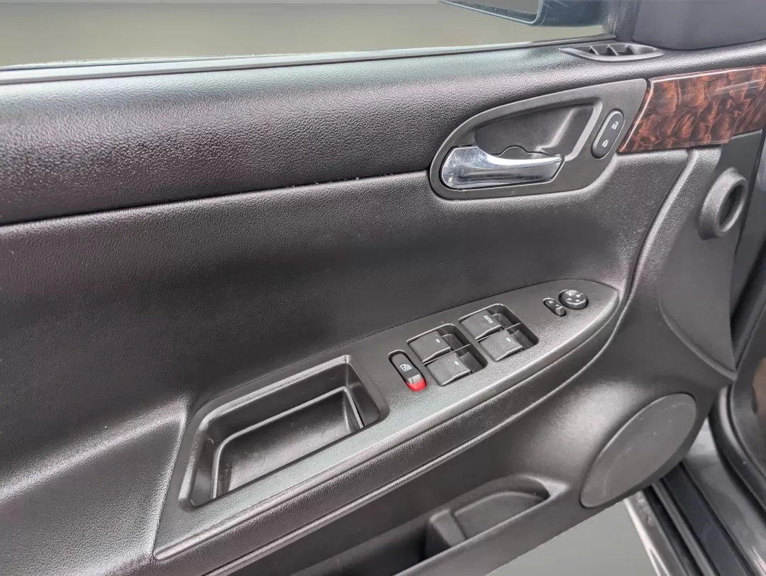 2014 /Ebony Chevrolet Impala Limited LT (2G1WB5E33E1) with an Other engine, located at 521 Old Farm Lane Rd, Prattville, AL, 36066, (334) 325-1505, 32.482460, -86.416367 - **Drive Your Dreams with the 2014 Chevrolet Impala Limited at Gils Auto in Prattville!**<br /> <br /> Are you in the market for a reliable sedan that perfectly blends style, comfort, and performance? Look no further than the 2014 Chevrolet Impala Limited, available now at Gils Auto, your trusted Buy - Photo#8