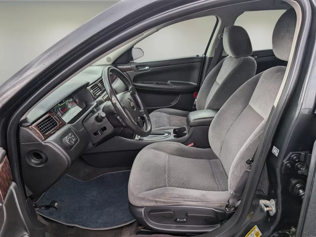 2014 /Ebony Chevrolet Impala Limited LT (2G1WB5E33E1) with an Other engine, located at 521 Old Farm Lane Rd, Prattville, AL, 36066, (334) 325-1505, 32.482460, -86.416367 - **Drive Your Dreams with the 2014 Chevrolet Impala Limited at Gils Auto in Prattville!**<br /> <br /> Are you in the market for a reliable sedan that perfectly blends style, comfort, and performance? Look no further than the 2014 Chevrolet Impala Limited, available now at Gils Auto, your trusted Buy - Photo#9