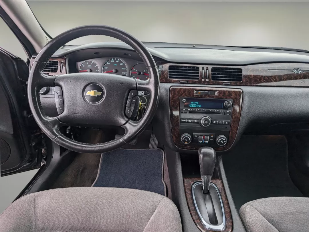 2014 /Ebony Chevrolet Impala Limited LT (2G1WB5E33E1) with an Other engine, located at 521 Old Farm Lane Rd, Prattville, AL, 36066, (334) 325-1505, 32.482460, -86.416367 - **Drive Your Dreams with the 2014 Chevrolet Impala Limited at Gils Auto in Prattville!**<br /> <br /> Are you in the market for a reliable sedan that perfectly blends style, comfort, and performance? Look no further than the 2014 Chevrolet Impala Limited, available now at Gils Auto, your trusted Buy - Photo#11