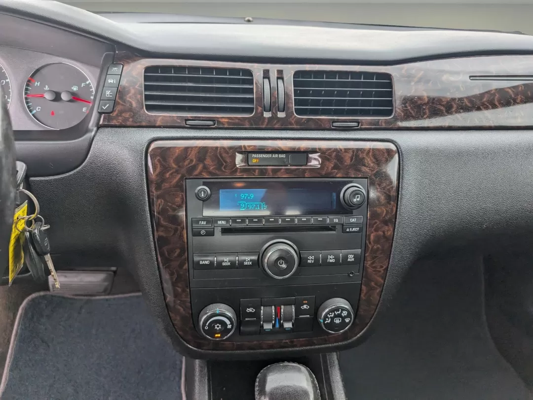2014 /Ebony Chevrolet Impala Limited LT (2G1WB5E33E1) with an Other engine, located at 521 Old Farm Lane Rd, Prattville, AL, 36066, (334) 325-1505, 32.482460, -86.416367 - **Drive Your Dreams with the 2014 Chevrolet Impala Limited at Gils Auto in Prattville!**<br /> <br /> Are you in the market for a reliable sedan that perfectly blends style, comfort, and performance? Look no further than the 2014 Chevrolet Impala Limited, available now at Gils Auto, your trusted Buy - Photo#12