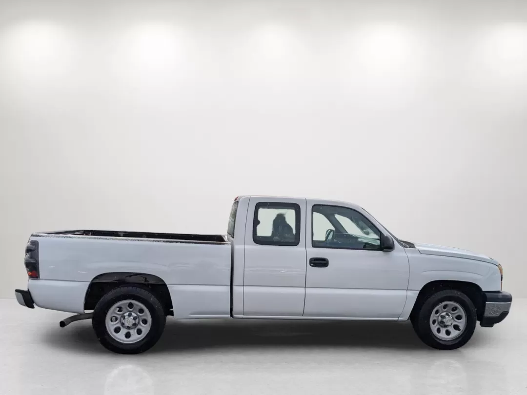 2007 /Dark Charcoal Chevrolet Silverado 1500 Classic Work Truck (1GCEC19X37Z) with an Other engine, located at 521 Old Farm Lane Rd, Prattville, AL, 36066, (334) 325-1505, 32.482460, -86.416367 - **Unleash the Power of Possibility with the 2007 Chevrolet Silverado 1500 Classic! Perfect for Your Active Lifestyle!**<br /> <br /> Are you searching for a reliable and robust vehicle that can handle everything from weekend adventures to daily commutes? Look no further than this exceptional 2007 Ch - Photo#3