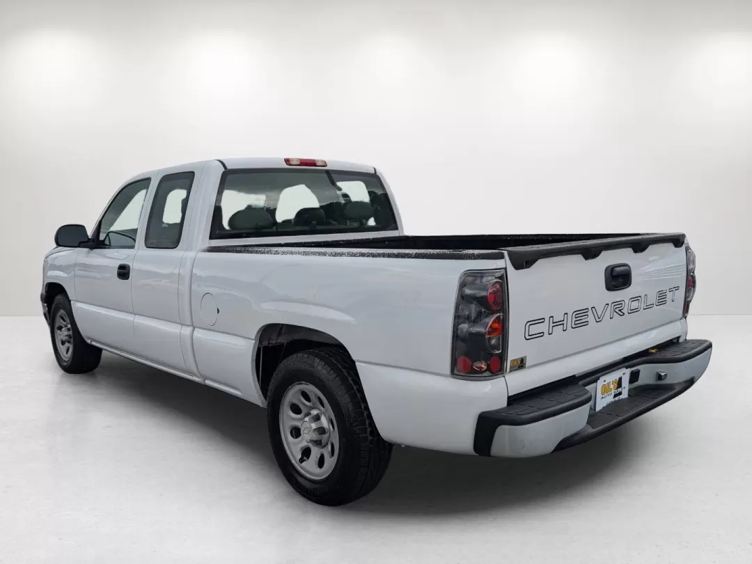 2007 /Dark Charcoal Chevrolet Silverado 1500 Classic Work Truck (1GCEC19X37Z) with an Other engine, located at 521 Old Farm Lane Rd, Prattville, AL, 36066, (334) 325-1505, 32.482460, -86.416367 - **Unleash the Power of Possibility with the 2007 Chevrolet Silverado 1500 Classic! Perfect for Your Active Lifestyle!**<br /> <br /> Are you searching for a reliable and robust vehicle that can handle everything from weekend adventures to daily commutes? Look no further than this exceptional 2007 Ch - Photo#6