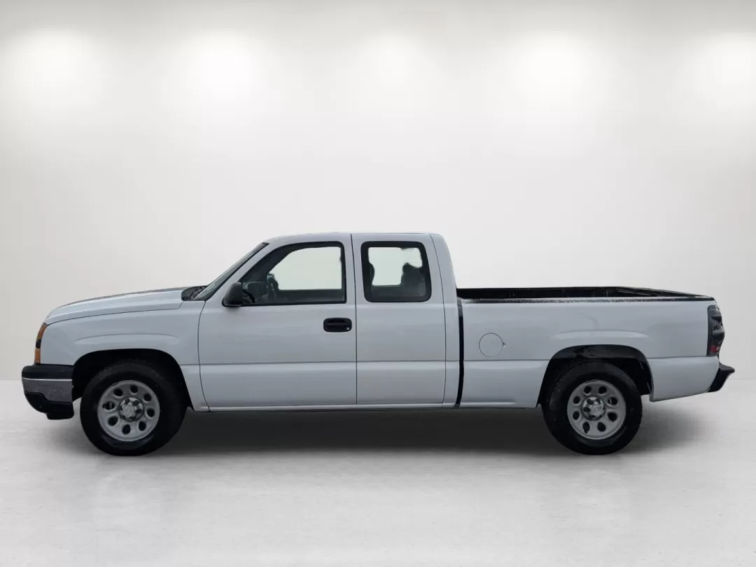 2007 /Dark Charcoal Chevrolet Silverado 1500 Classic Work Truck (1GCEC19X37Z) with an Other engine, located at 521 Old Farm Lane Rd, Prattville, AL, 36066, (334) 325-1505, 32.482460, -86.416367 - **Unleash the Power of Possibility with the 2007 Chevrolet Silverado 1500 Classic! Perfect for Your Active Lifestyle!**<br /> <br /> Are you searching for a reliable and robust vehicle that can handle everything from weekend adventures to daily commutes? Look no further than this exceptional 2007 Ch - Photo#7