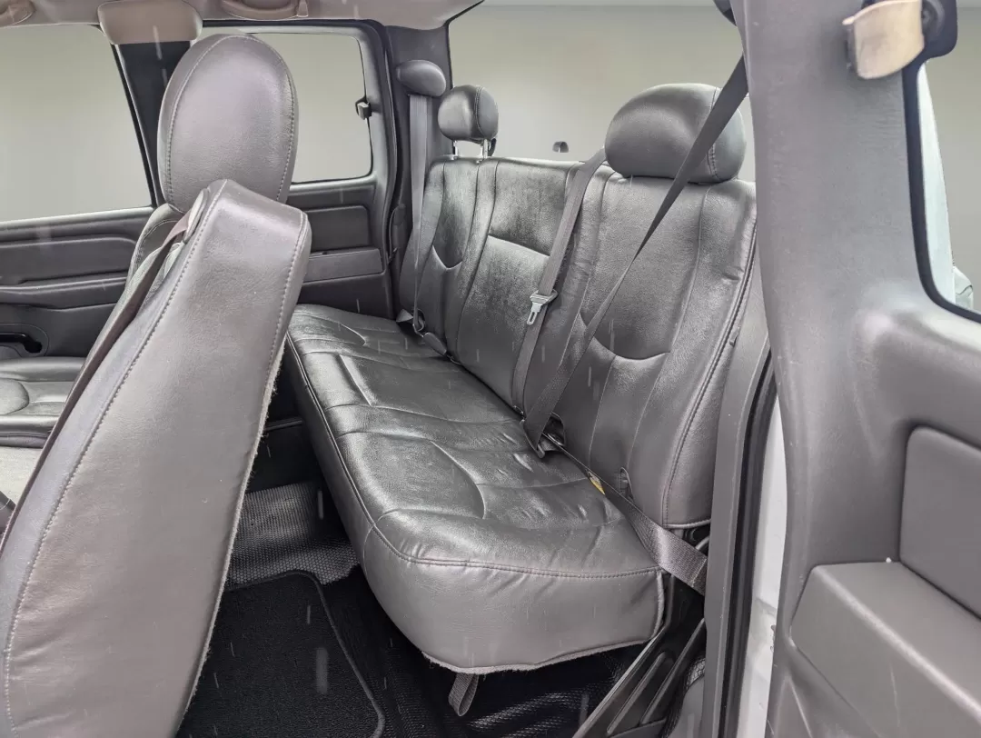 2007 /Dark Charcoal Chevrolet Silverado 1500 Classic Work Truck (1GCEC19X37Z) with an Other engine, located at 521 Old Farm Lane Rd, Prattville, AL, 36066, (334) 325-1505, 32.482460, -86.416367 - **Unleash the Power of Possibility with the 2007 Chevrolet Silverado 1500 Classic! Perfect for Your Active Lifestyle!**<br /> <br /> Are you searching for a reliable and robust vehicle that can handle everything from weekend adventures to daily commutes? Look no further than this exceptional 2007 Ch - Photo#9