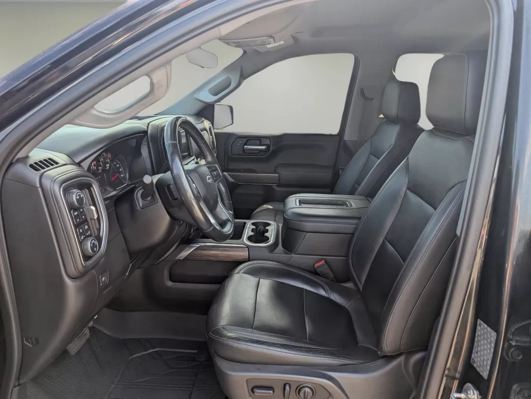2019 /Jet Black Chevrolet Silverado 1500 LT Trail Boss (1GCPYFED5KZ) with an Other engine, located at 7000 Northlake Connector, Columbus, GA, 31904, (706) 987-8085, 32.524975, -84.978134 - **Adventure Awaits with the 2019 Chevrolet Silverado 1500 LT Trail Boss! Perfect for Weekend Warriors and Family Road Trips!**<br /> <br /> Looking for the ultimate pickup that combines rugged capability with modern comforts? Look no further than the 2019 Chevrolet Silverado 1500 LT Trail Boss, avai - Photo#9