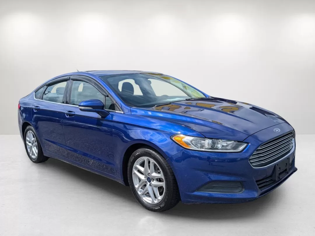 2016 Ford Fusion SE (3FA6P0H75GR) with an Other engine, located at 1430 Gateway Drive, Opelika, AL, 36801, (334) 239-0944, 32.637871, -85.409790 - **Discover a Perfect Blend of Style and Performance with the 2016 Ford Fusion SE at Gils Auto Your Buy Here Pay Here Dealership in Phenix City!**<br /> <br /> Are you searching for the ideal vehicle that seamlessly fits into your busy lifestyle? Look no further than the 2016 Ford Fusion SE, designe - Photo#2