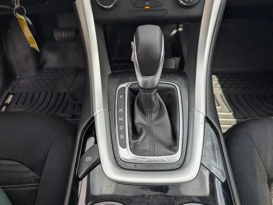2016 Ford Fusion SE (3FA6P0H75GR) with an Other engine, located at 1430 Gateway Drive, Opelika, AL, 36801, (334) 239-0944, 32.637871, -85.409790 - **Discover a Perfect Blend of Style and Performance with the 2016 Ford Fusion SE at Gils Auto Your Buy Here Pay Here Dealership in Phenix City!**<br /> <br /> Are you searching for the ideal vehicle that seamlessly fits into your busy lifestyle? Look no further than the 2016 Ford Fusion SE, designe - Photo#12