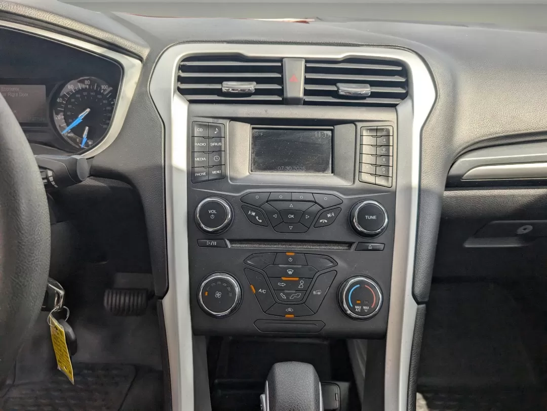 2016 Ford Fusion SE (3FA6P0H75GR) with an Other engine, located at 1430 Gateway Drive, Opelika, AL, 36801, (334) 239-0944, 32.637871, -85.409790 - **Discover a Perfect Blend of Style and Performance with the 2016 Ford Fusion SE at Gils Auto Your Buy Here Pay Here Dealership in Phenix City!**<br /> <br /> Are you searching for the ideal vehicle that seamlessly fits into your busy lifestyle? Look no further than the 2016 Ford Fusion SE, designe - Photo#13