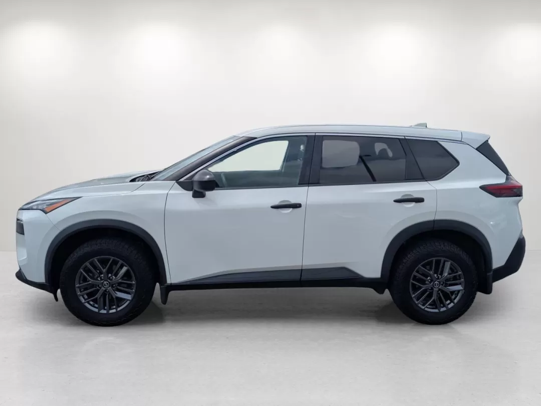 2021 /Charcoal Nissan Rogue S (5N1AT3AB5MC) with an Other engine, located at 3959 U.S. 80 W, Phenix City, AL, 36870, (334) 297-4885, 32.469296, -85.135185 - Experience the freedom of adventure with the 2021 Nissan Rogue S, available now at Gils Auto in Phenix City, AL. This versatile all-wheel-drive SUV is perfect for families on the go or anyone looking to explore the beautiful surroundings of Phenix City. Whether you're making memories on weekend geta - Photo#7