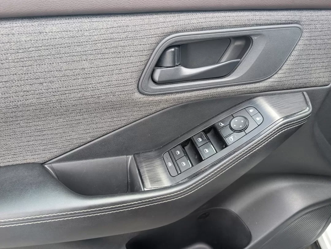 2021 /Charcoal Nissan Rogue S (5N1AT3AB5MC) with an Other engine, located at 3959 U.S. 80 W, Phenix City, AL, 36870, (334) 297-4885, 32.469296, -85.135185 - Experience the freedom of adventure with the 2021 Nissan Rogue S, available now at Gils Auto in Phenix City, AL. This versatile all-wheel-drive SUV is perfect for families on the go or anyone looking to explore the beautiful surroundings of Phenix City. Whether you're making memories on weekend geta - Photo#8