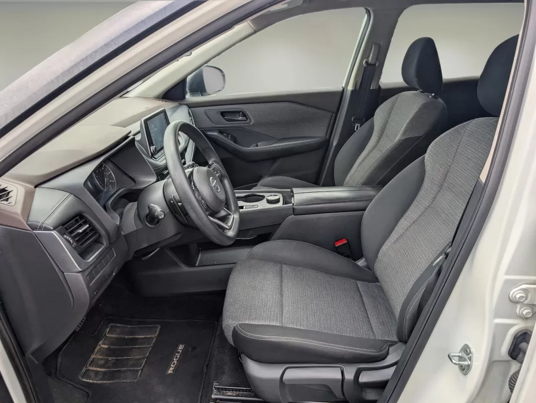 2021 /Charcoal Nissan Rogue S (5N1AT3AB5MC) with an Other engine, located at 3959 U.S. 80 W, Phenix City, AL, 36870, (334) 297-4885, 32.469296, -85.135185 - Experience the freedom of adventure with the 2021 Nissan Rogue S, available now at Gils Auto in Phenix City, AL. This versatile all-wheel-drive SUV is perfect for families on the go or anyone looking to explore the beautiful surroundings of Phenix City. Whether you're making memories on weekend geta - Photo#9
