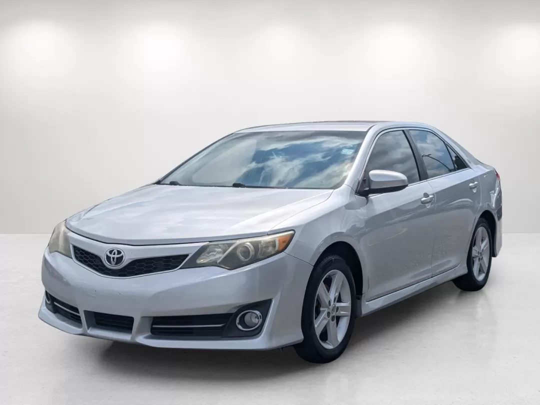 2014 Toyota Camry SE (4T1BF1FK7EU) with an Other engine, located at 7000 Northlake Connector, Columbus, GA, 31904, (706) 987-8085, 32.524975, -84.978134 - Looking for a reliable vehicle that offers comfort and efficiency for your daily commute or family trips? Look no further than this 2014 Toyota Camry, now available at Gils Auto in Phenix City, AL. As a trusted Buy Here Pay Here dealership, we specialize in providing second chance auto financing opt - Photo#0