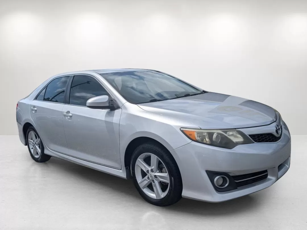 2014 Toyota Camry SE (4T1BF1FK7EU) with an Other engine, located at 7000 Northlake Connector, Columbus, GA, 31904, (706) 987-8085, 32.524975, -84.978134 - Looking for a reliable vehicle that offers comfort and efficiency for your daily commute or family trips? Look no further than this 2014 Toyota Camry, now available at Gils Auto in Phenix City, AL. As a trusted Buy Here Pay Here dealership, we specialize in providing second chance auto financing opt - Photo#2