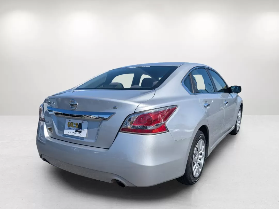 2015 /Charcoal Nissan Altima 2.5 S (1N4AL3AP2FC) with an Other engine, located at 3959 U.S. 80 W, Phenix City, AL, 36870, (334) 297-4885, 32.469296, -85.135185 - **Elevate Your Daily Commute with the 2015 Nissan Altima at Gils Auto!**<br /> <br /> Are you tired of your long daily drives feeling like a chore? If you're looking for a vehicle that enhances your commuting experience while offering style, comfort, and reliability, then the 2015 Nissan Altima 2.5 - Photo#4