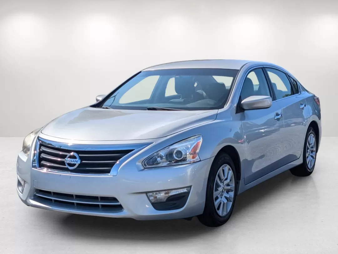 2015 /Charcoal Nissan Altima 2.5 S (1N4AL3AP2FC) with an Other engine, located at 1430 Gateway Drive, Opelika, AL, 36801, (334) 239-0944, 32.637871, -85.409790 - **Elevate Your Daily Commute with the 2015 Nissan Altima at Gils Auto!**<br /> <br /> Are you tired of your long daily drives feeling like a chore? If you're looking for a vehicle that enhances your commuting experience while offering style, comfort, and reliability, then the 2015 Nissan Altima 2.5 - Photo#0