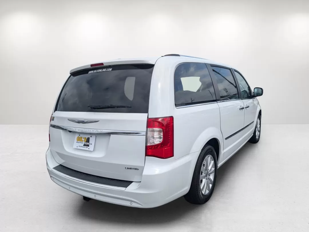 2016 /Black/Light Graystone Chrysler Town and Country Limited Platinum (2C4RC1GG9GR) with an Other engine, located at 1430 Gateway Drive, Opelika, AL, 36801, (334) 239-0944, 32.637871, -85.409790 - **Discover the Ultimate Family Adventure with the 2016 Chrysler Town and Country at Gils Auto!**<br /> <br /> Are you on the lookout for a versatile vehicle that effortlessly combines comfort, technology, and space for your family's adventures? Look no further than this stunning 2016 Chrysler Town - Photo#4
