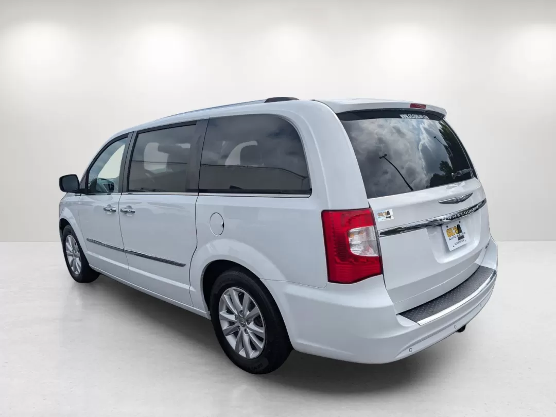 2016 /Black/Light Graystone Chrysler Town and Country Limited Platinum (2C4RC1GG9GR) with an Other engine, located at 1430 Gateway Drive, Opelika, AL, 36801, (334) 239-0944, 32.637871, -85.409790 - **Discover the Ultimate Family Adventure with the 2016 Chrysler Town and Country at Gils Auto!**<br /> <br /> Are you on the lookout for a versatile vehicle that effortlessly combines comfort, technology, and space for your family's adventures? Look no further than this stunning 2016 Chrysler Town - Photo#6
