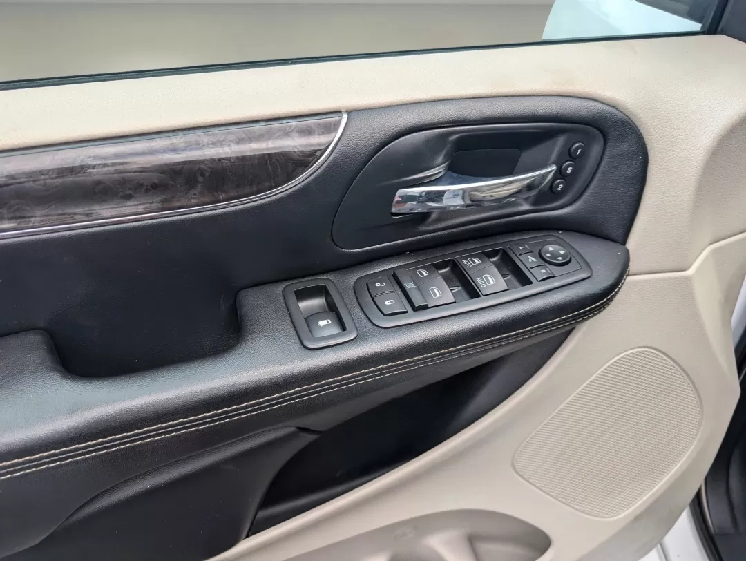 2016 /Black/Light Graystone Chrysler Town and Country Limited Platinum (2C4RC1GG9GR) with an Other engine, located at 1430 Gateway Drive, Opelika, AL, 36801, (334) 239-0944, 32.637871, -85.409790 - **Discover the Ultimate Family Adventure with the 2016 Chrysler Town and Country at Gils Auto!**<br /> <br /> Are you on the lookout for a versatile vehicle that effortlessly combines comfort, technology, and space for your family's adventures? Look no further than this stunning 2016 Chrysler Town - Photo#8