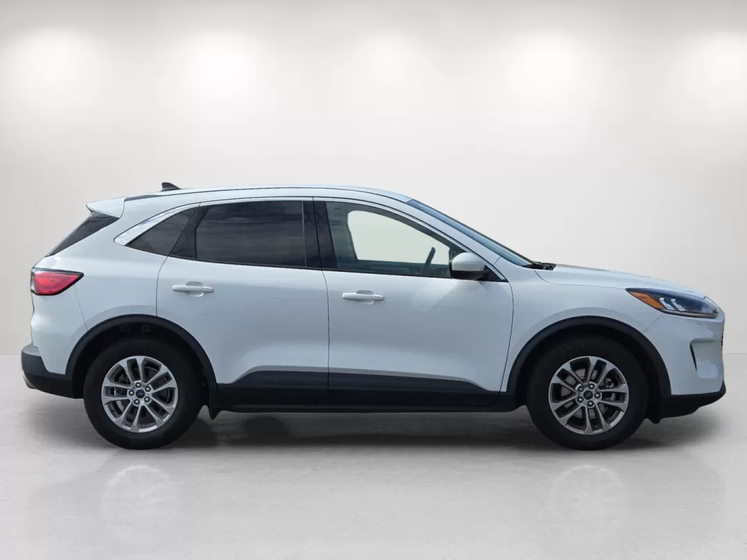 2021 Ford Escape SE (1FMCU0G62MU) with an Other engine, located at 521 Old Farm Lane Rd, Prattville, AL, 36066, (334) 325-1505, 32.482460, -86.416367 - ### Adventure Awaits: Discover the 2021 Ford Escape SE at Gils Auto - Prattville<br /> <br /> Are you ready to elevate your daily commute or embark on an unforgettable road trip? The 2021 Ford Escape SE is your perfect companion for every journey, boasting style, versatility, and modern features tha - Photo#5