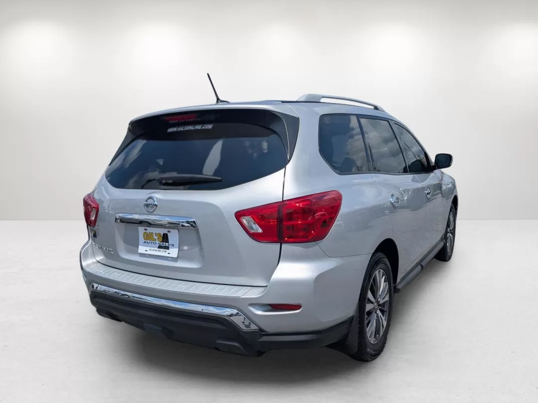 2017 /Charcoal Nissan Pathfinder S (5N1DR2MN2HC) with an Other engine, located at 5115 14th Ave., Columbus, GA, 31904, (706) 323-0345, 32.511494, -84.971046 - ### Elevate Your Family Adventures with this 2017 Nissan Pathfinder at Gils Auto!<br /> <br /> Are you ready to transform your family outings into memorable adventures? The 2017 Nissan Pathfinder S, now available at Gils Auto in Phenix City, AL, is your perfect companion for weekend getaways, school - Photo#4