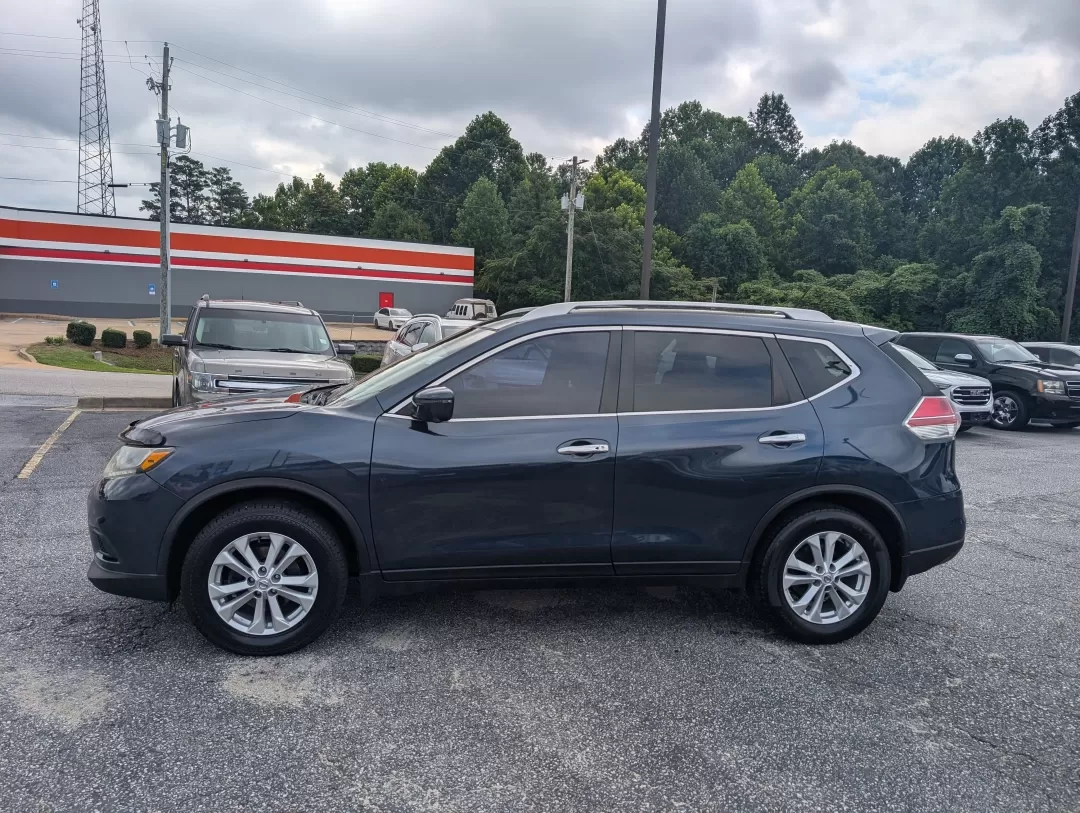 2016 /Charcoal Nissan Rogue SV (5N1AT2MT7GC) with an Other engine, located at 3959 U.S. 80 W, Phenix City, AL, 36870, (334) 297-4885, 32.469296, -85.135185 - Discover the perfect blend of style, comfort, and functionality with this stunning 2016 Nissan Rogue SV, available now at Gils Auto in Phenix City, AL. Whether you're navigating busy city streets or embarking on a weekend adventure, this spacious SUV is designed to fit your lifestyle seamlessly. Wit - Photo#7