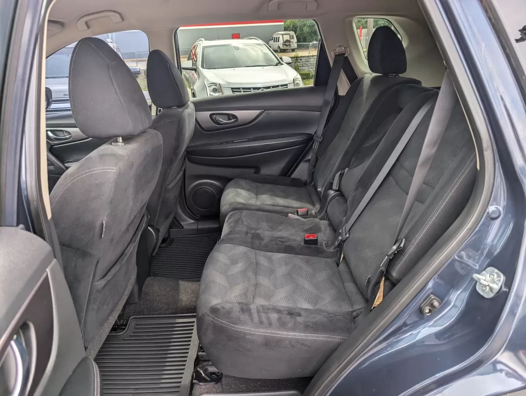2016 /Charcoal Nissan Rogue SV (5N1AT2MT7GC) with an Other engine, located at 3959 U.S. 80 W, Phenix City, AL, 36870, (334) 297-4885, 32.469296, -85.135185 - Discover the perfect blend of style, comfort, and functionality with this stunning 2016 Nissan Rogue SV, available now at Gils Auto in Phenix City, AL. Whether you're navigating busy city streets or embarking on a weekend adventure, this spacious SUV is designed to fit your lifestyle seamlessly. Wit - Photo#10