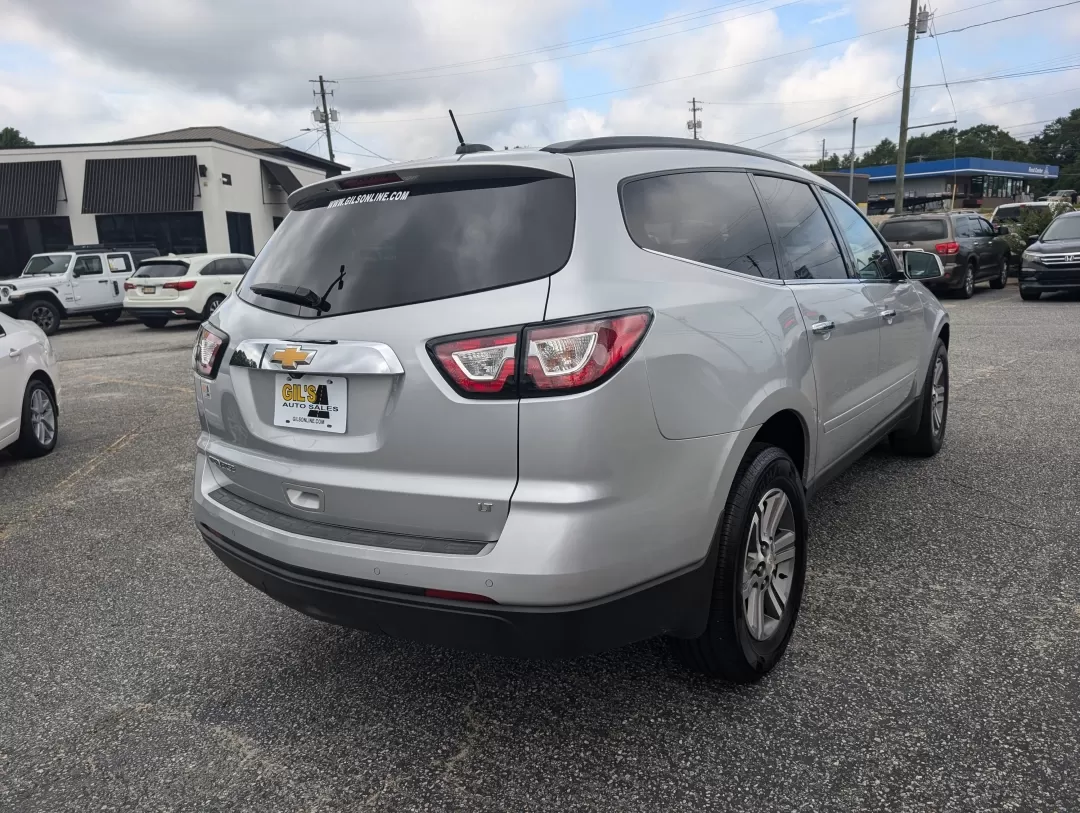 2017 /Dark Titanium/Light Titanium Chevrolet Traverse LT (1GNKRHKD0HJ) with an Other engine, located at 3959 U.S. 80 W, Phenix City, AL, 36870, (334) 297-4885, 32.469296, -85.135185 - **Discover Your Next Adventure with the 2017 Chevrolet Traverse LT at Gils Auto!**<br /> <br /> Are you in search of a reliable SUV that can cater to your family's needs, embark on weekend getaways, or simply provide a comfortable ride for your daily commute? Look no further! The 2017 Chevrolet Trav - Photo#4