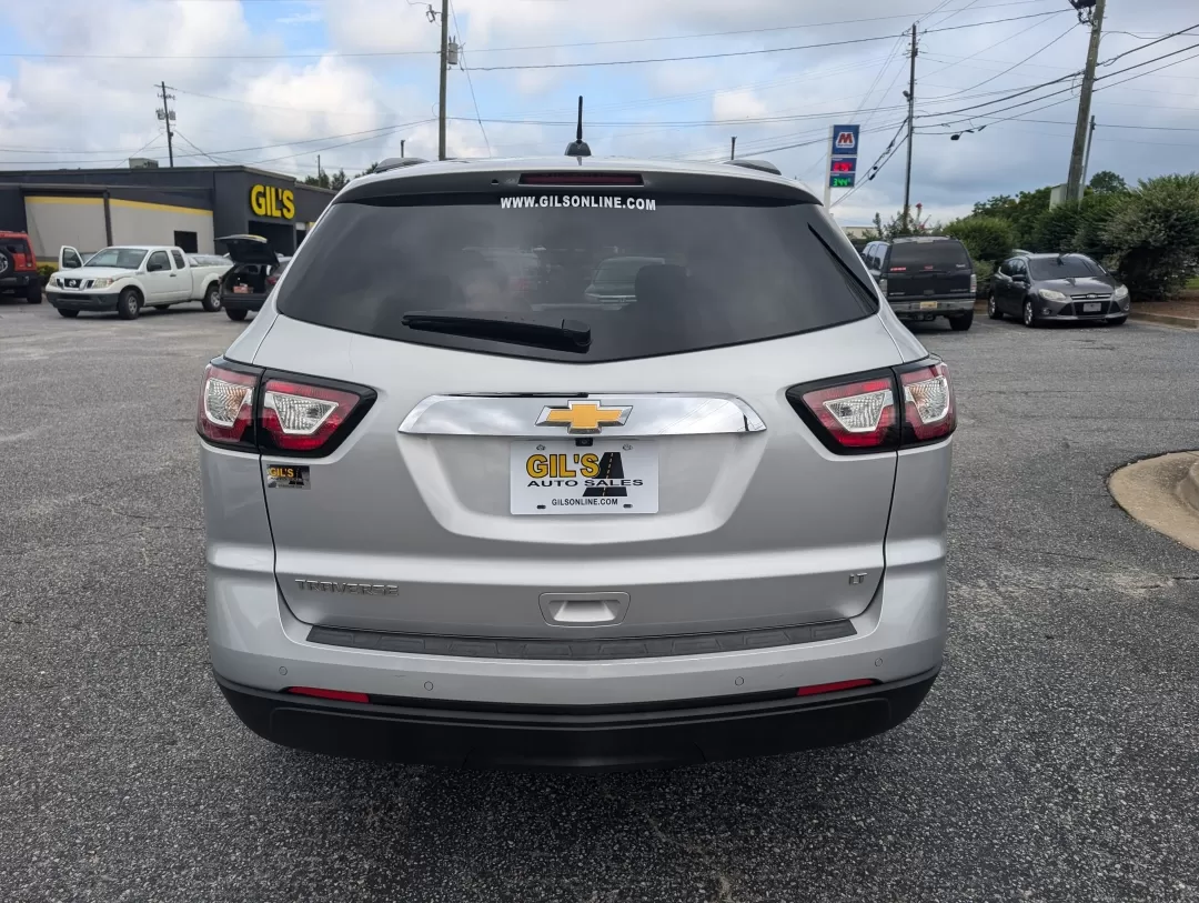 2017 /Dark Titanium/Light Titanium Chevrolet Traverse LT (1GNKRHKD0HJ) with an Other engine, located at 3959 U.S. 80 W, Phenix City, AL, 36870, (334) 297-4885, 32.469296, -85.135185 - **Discover Your Next Adventure with the 2017 Chevrolet Traverse LT at Gils Auto!**<br /> <br /> Are you in search of a reliable SUV that can cater to your family's needs, embark on weekend getaways, or simply provide a comfortable ride for your daily commute? Look no further! The 2017 Chevrolet Trav - Photo#5