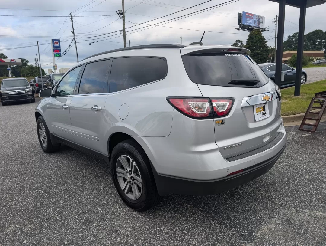 2017 /Dark Titanium/Light Titanium Chevrolet Traverse LT (1GNKRHKD0HJ) with an Other engine, located at 3959 U.S. 80 W, Phenix City, AL, 36870, (334) 297-4885, 32.469296, -85.135185 - **Discover Your Next Adventure with the 2017 Chevrolet Traverse LT at Gils Auto!**<br /> <br /> Are you in search of a reliable SUV that can cater to your family's needs, embark on weekend getaways, or simply provide a comfortable ride for your daily commute? Look no further! The 2017 Chevrolet Trav - Photo#6