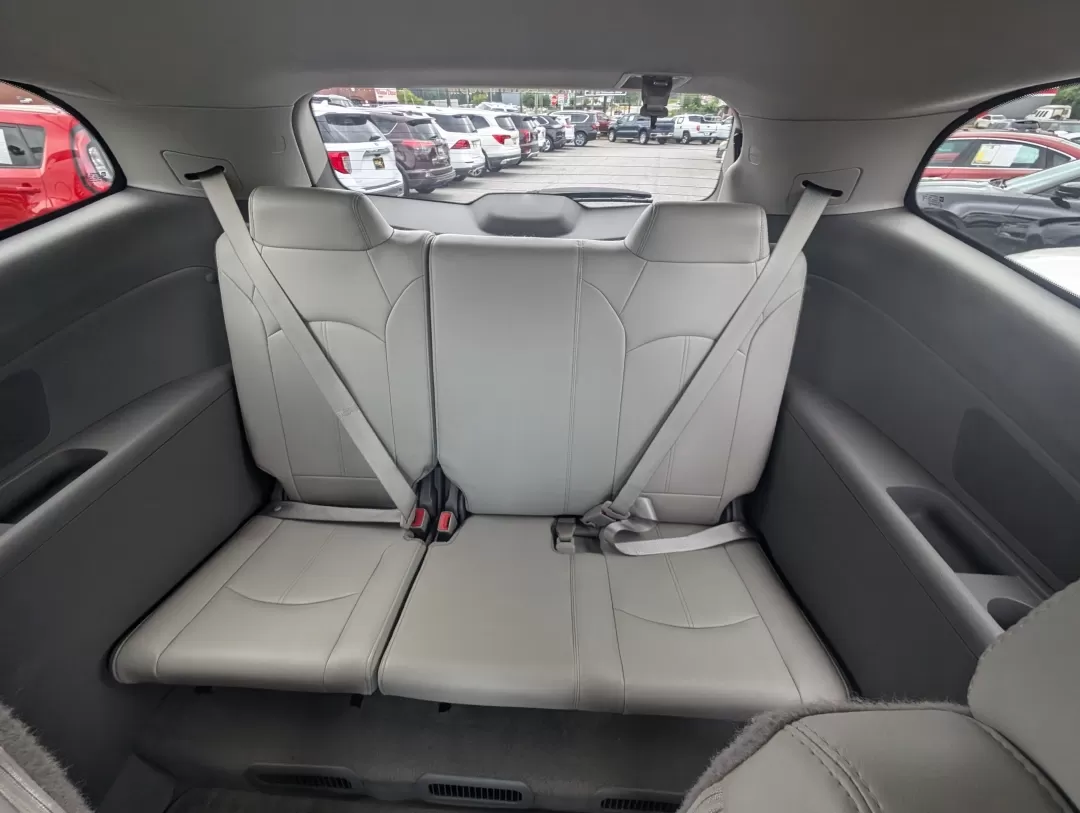 2017 /Dark Titanium/Light Titanium Chevrolet Traverse LT (1GNKRHKD0HJ) with an Other engine, located at 3959 U.S. 80 W, Phenix City, AL, 36870, (334) 297-4885, 32.469296, -85.135185 - **Discover Your Next Adventure with the 2017 Chevrolet Traverse LT at Gils Auto!**<br /> <br /> Are you in search of a reliable SUV that can cater to your family's needs, embark on weekend getaways, or simply provide a comfortable ride for your daily commute? Look no further! The 2017 Chevrolet Trav - Photo#11